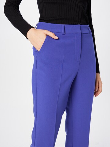 Regular Pantalon à plis COMMA en violet