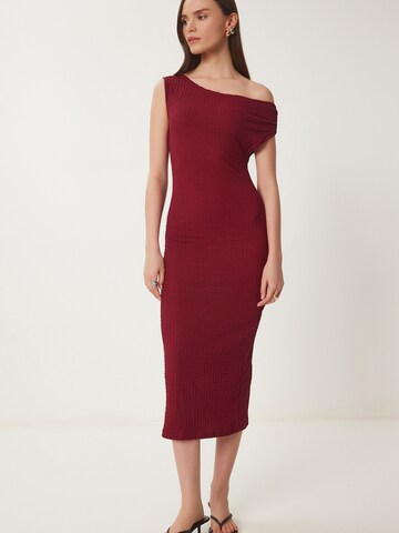 Happiness İstanbul - Vestido en rojo: frente