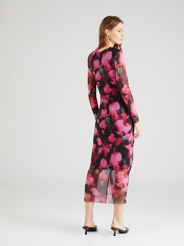 Robe 'LILZAAN' Ted Baker en rose