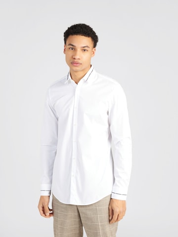 Coupe slim Chemise 'Kenan' HUGO en blanc : devant