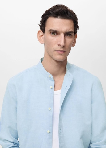 Coupe regular Chemise 'Chennai' MANGO MAN en bleu