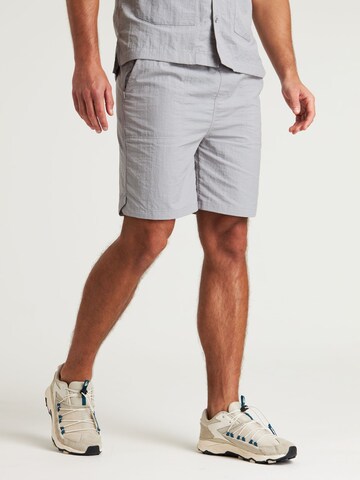 CHASIN' Regular Broek 'Omar.S Hybrid' in Grijs