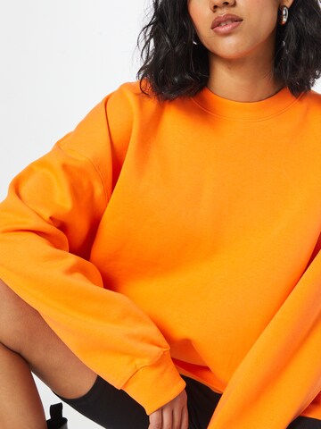 WEEKDAY Sweatshirt in Orange