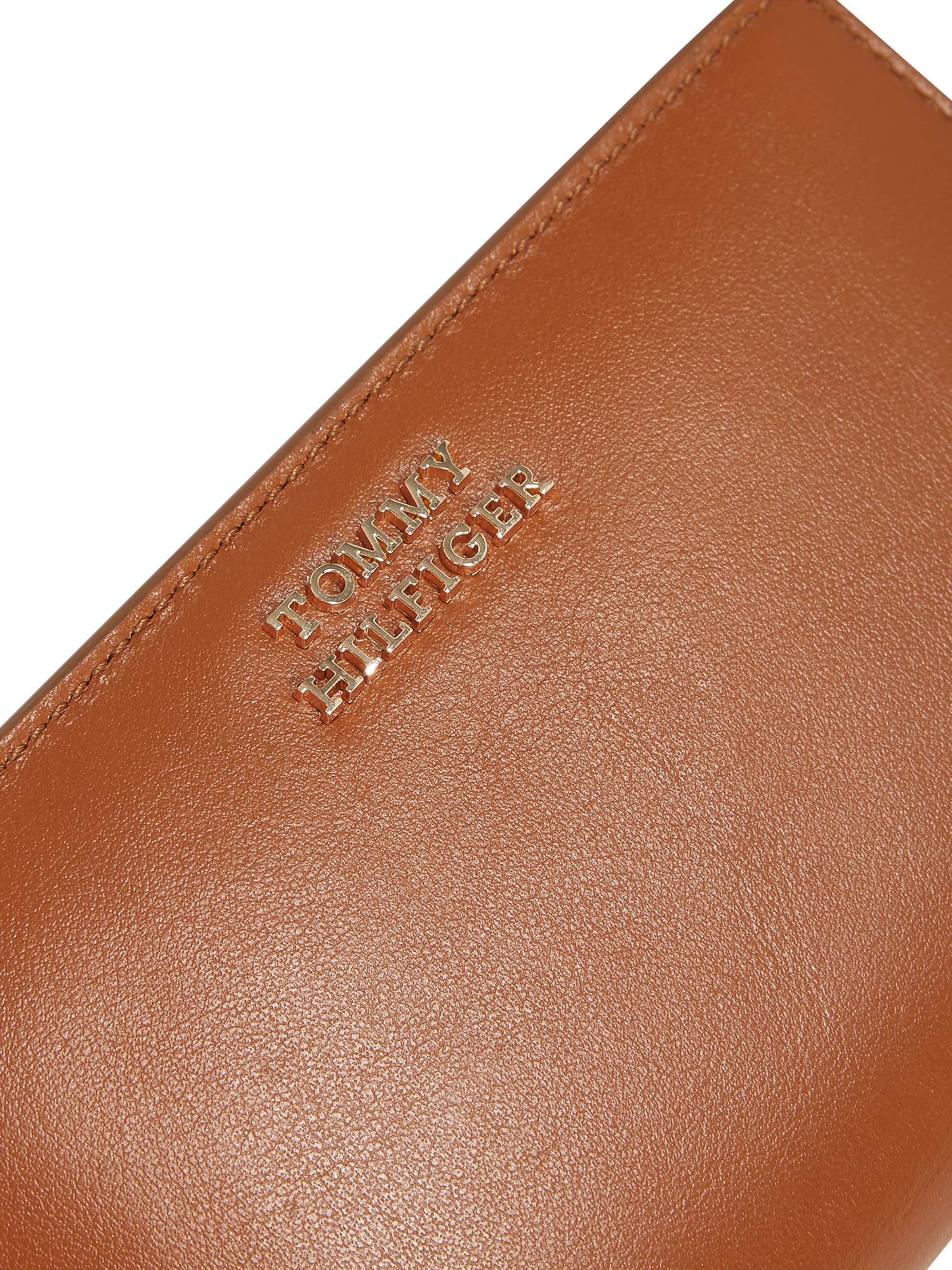 TOMMY HILFIGER Wallet in Brown