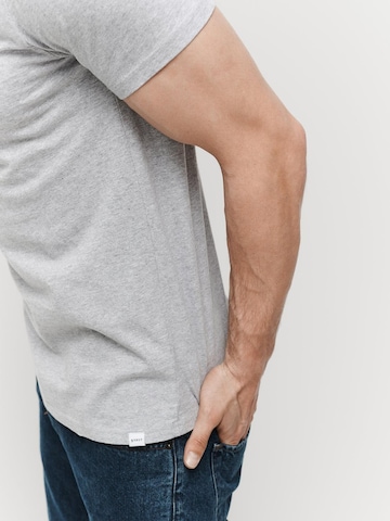 SANVT Shirt 'The Perfect T-Shirt'‌‌‌‌ in Grau