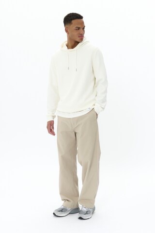 Matinique Sweatshirt 'Teo' i hvid