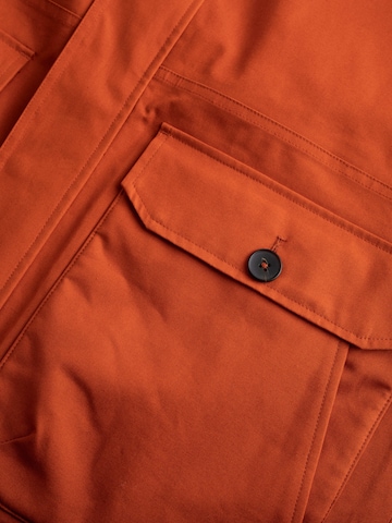 Seasalt Cornwall Välikausitakki 'Tidesman' värissä oranssi