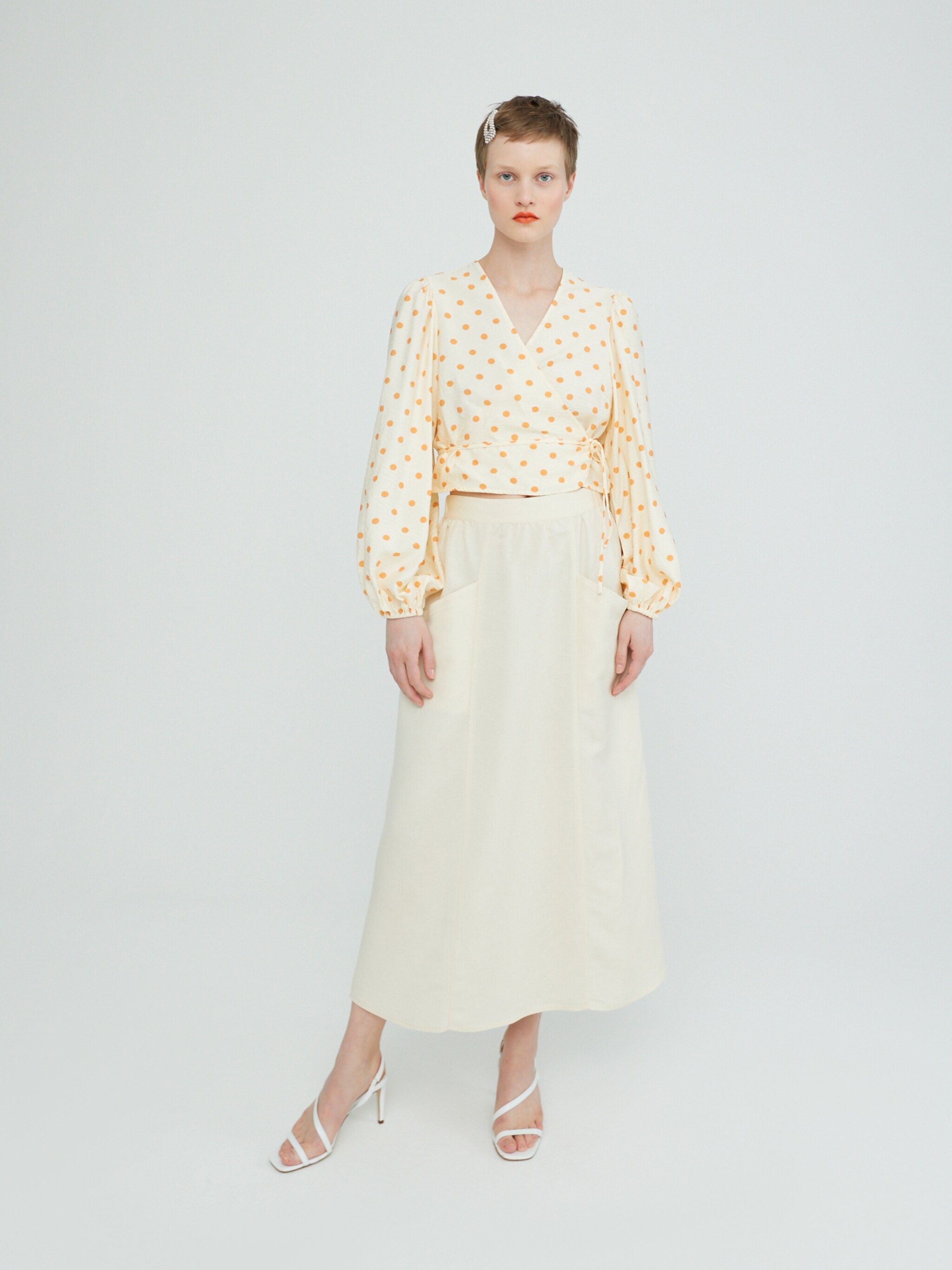 EDITED Producten Blouse 'Belli' Lichtbeige