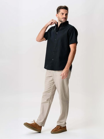 Coupe regular Chemise ' Linen Blend ' TEESHOPPEN en noir