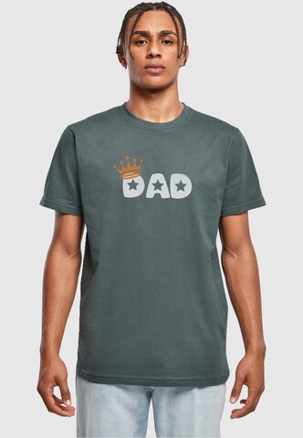 Merchcode T-Shirt 'Fathers Day - King Dad' in Grün: Vorderseite