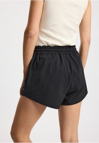 rethinkit studios Regular Shorts 'Petra' in Schwarz