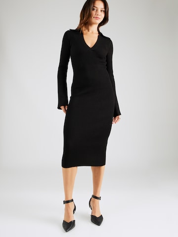 Rochie tricotat de la Gina Tricot pe negru: față