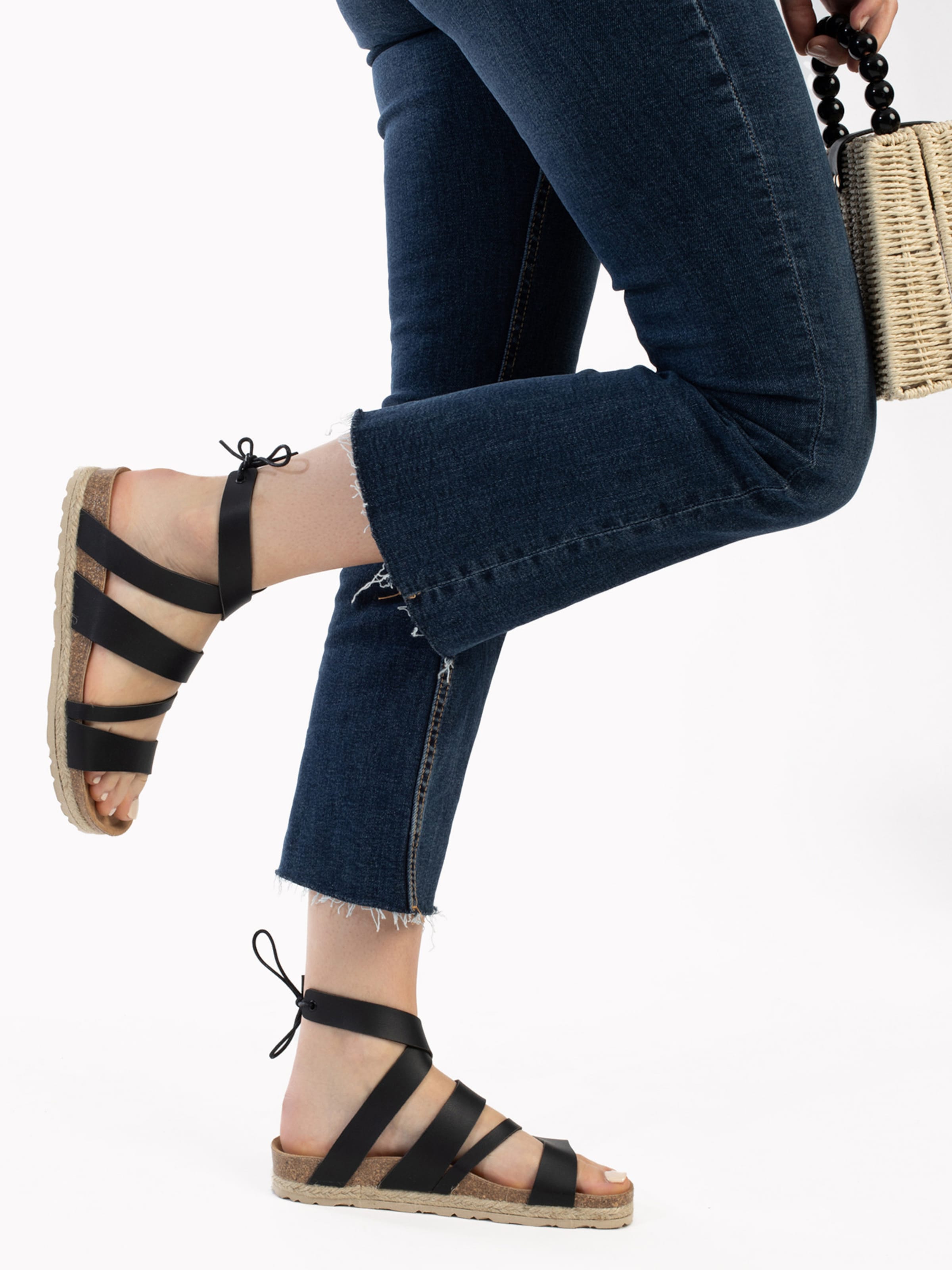 Sandale cu baretă 'Braltar' de la Bayton pe negru