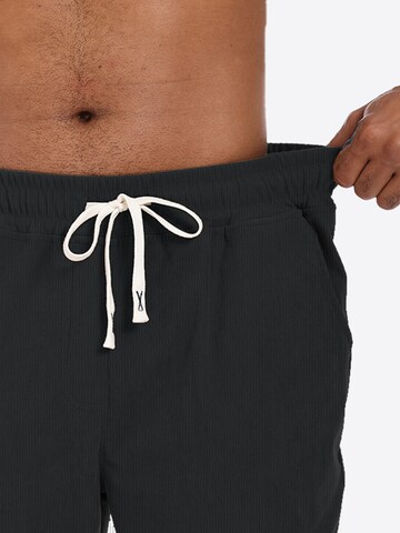 YAGESHARK Regular Pants 'Jogginghose Herren' in Black