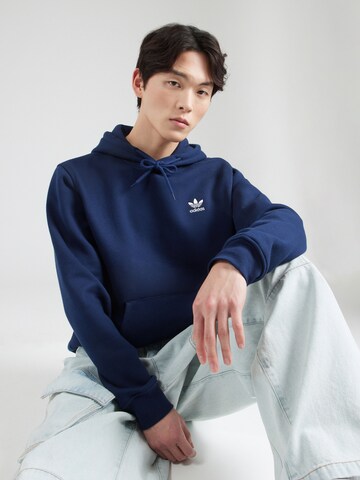 Sweat-shirt 'Trefoil Essentials' ADIDAS ORIGINALS en bleu : devant
