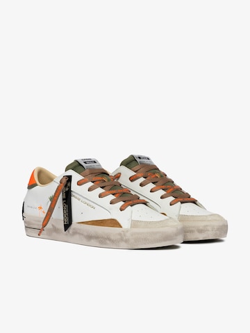 Sneaker bassa di Crime London in bianco
