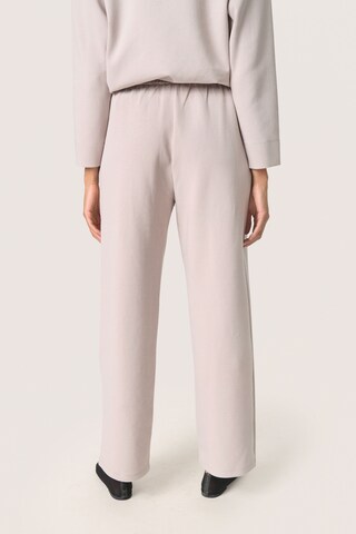 SOAKED IN LUXURY regular Bukser 'Magana Junia' i beige