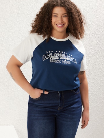 Maglietta di Trendyol Curve in blu: frontale