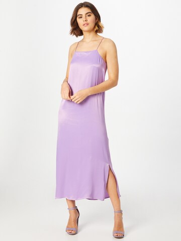 Robe Warehouse en violet : devant