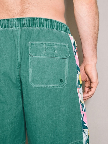 Next - Bermudas en verde