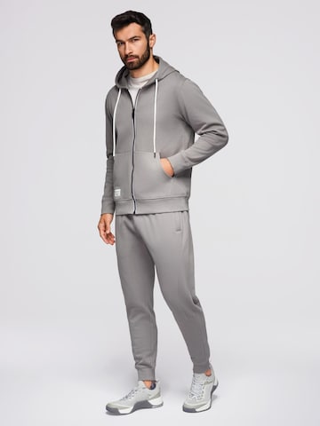 Survêtement Ombre en gris : devant