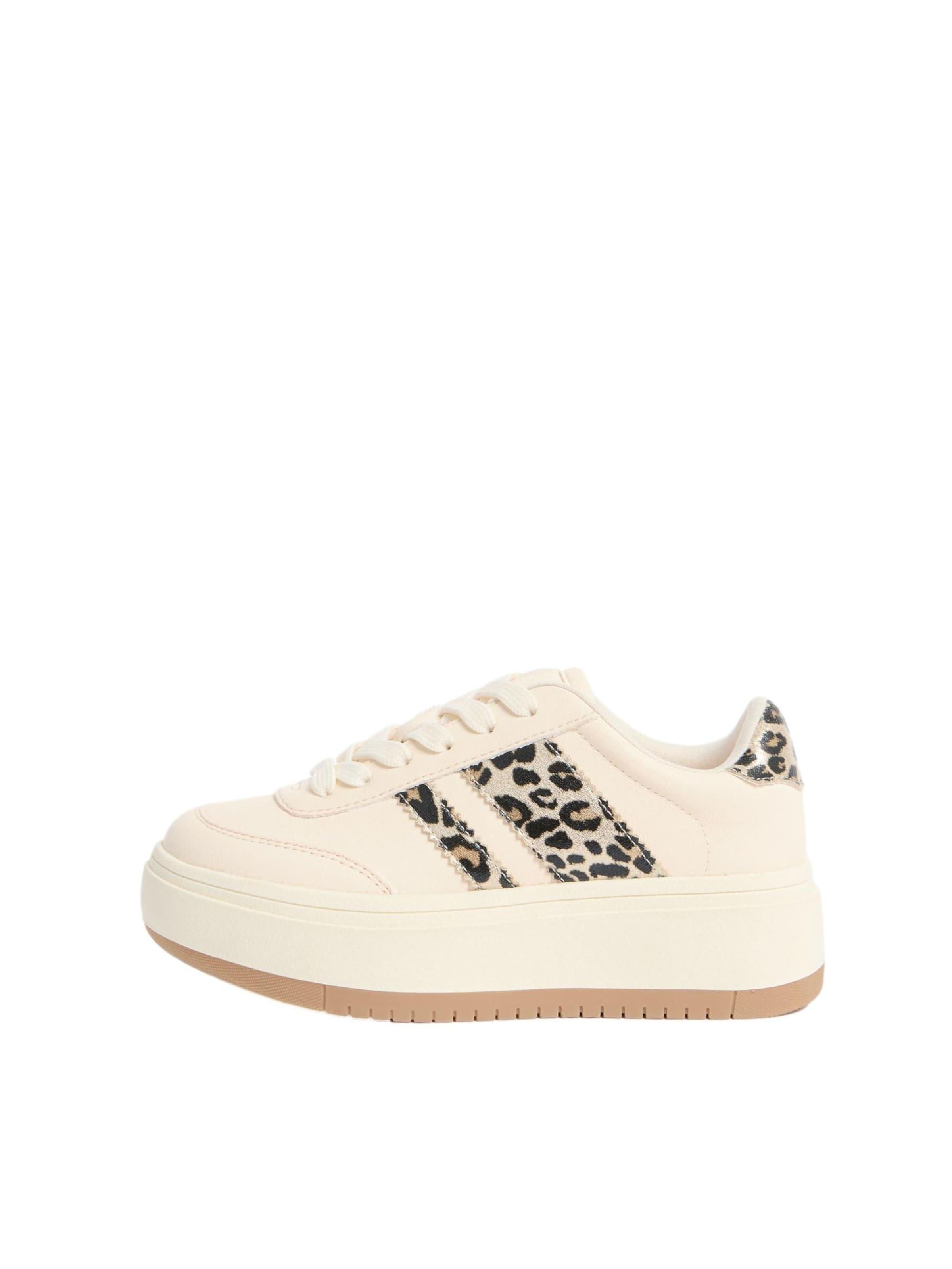 Lipsy Sneakers in Beige: front
