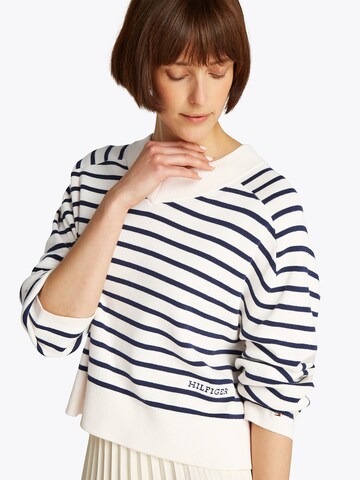 Pulover de la TOMMY HILFIGER pe alb