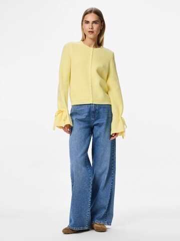 PIECES Strickjacke 'PCRIKKE' in Gelb