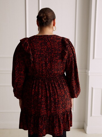 Robe 'Maja' Guido Maria Kretschmer Curvy en rouge : derrière