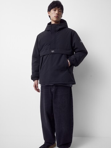 Pull&Bear Jacke in Schwarz: predná strana