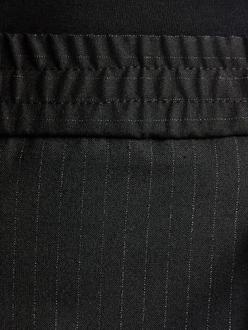 Wide leg Pantaloni cutați 'Garos_ALL' de la HUGO pe negru