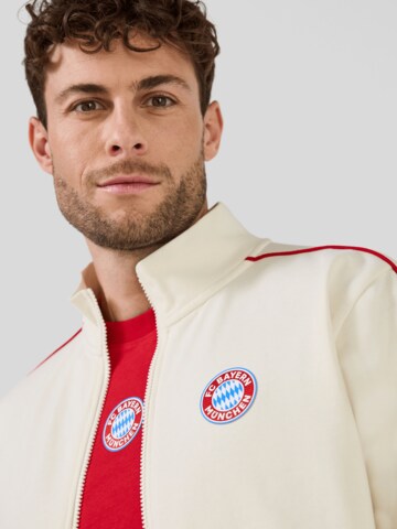 FC BAYERN MÜNCHEN Zip-Jacke Essentials in Weiß