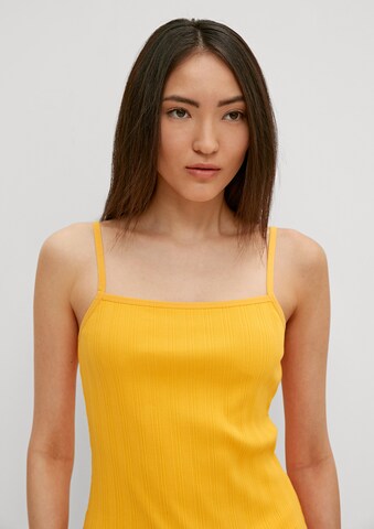 Haut comma casual identity en jaune