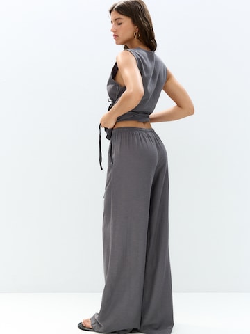 Pull&Bear Wide Leg Hose in Grau