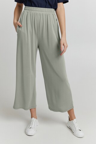 Oxmo Wide Leg Hose 'Bryndis' in Grün: Vorderseite