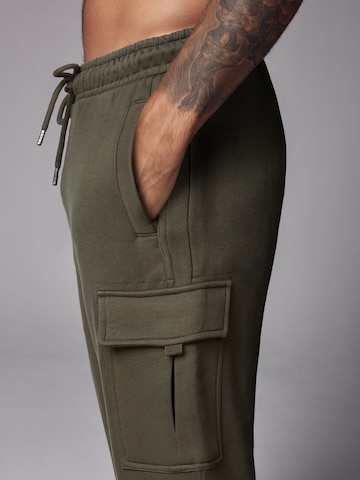 Next Tapered Cargobukser i grøn