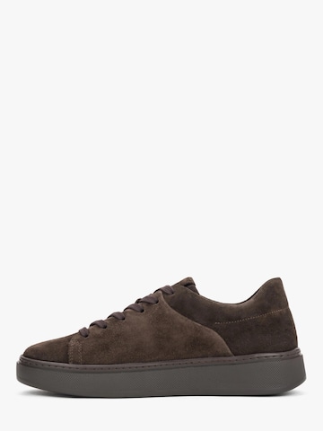 Estro Sneakers '09-3682' in Brown