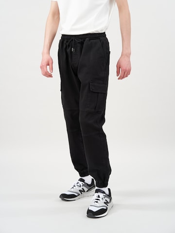 Cørbo Hiro Cargo trousers 'Ronin' in Black: front