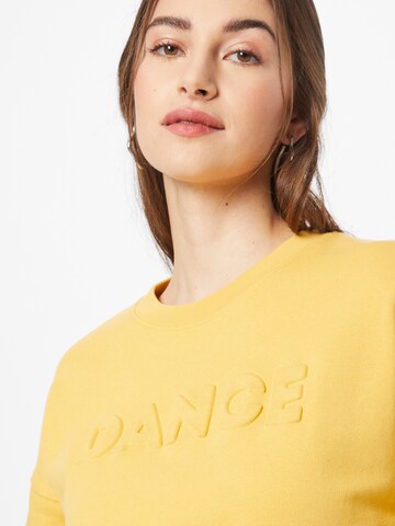 Brava Fabrics Sweatshirt 'Dance' in Yellow