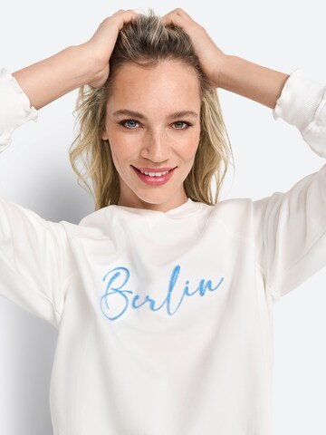 Rich & Royal Sweatshirt in White