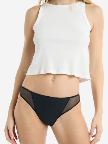 ETAM Thong 'Flash' in Black: front
