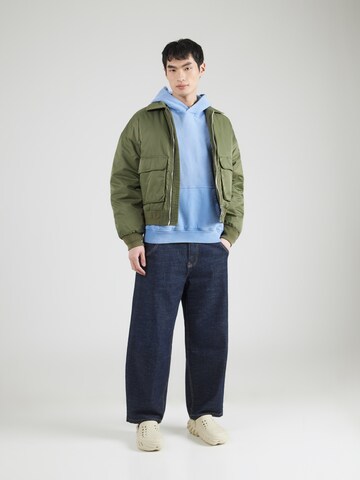 Sweat-shirt 'ESSENTIAL' Abercrombie & Fitch en bleu