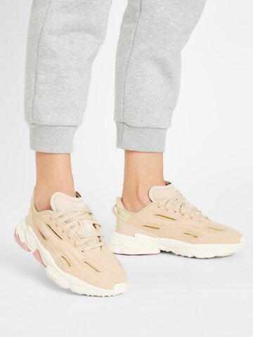 ADIDAS ORIGINALS Sneakers laag 'Ozweego Celox' in Beige: voorkant