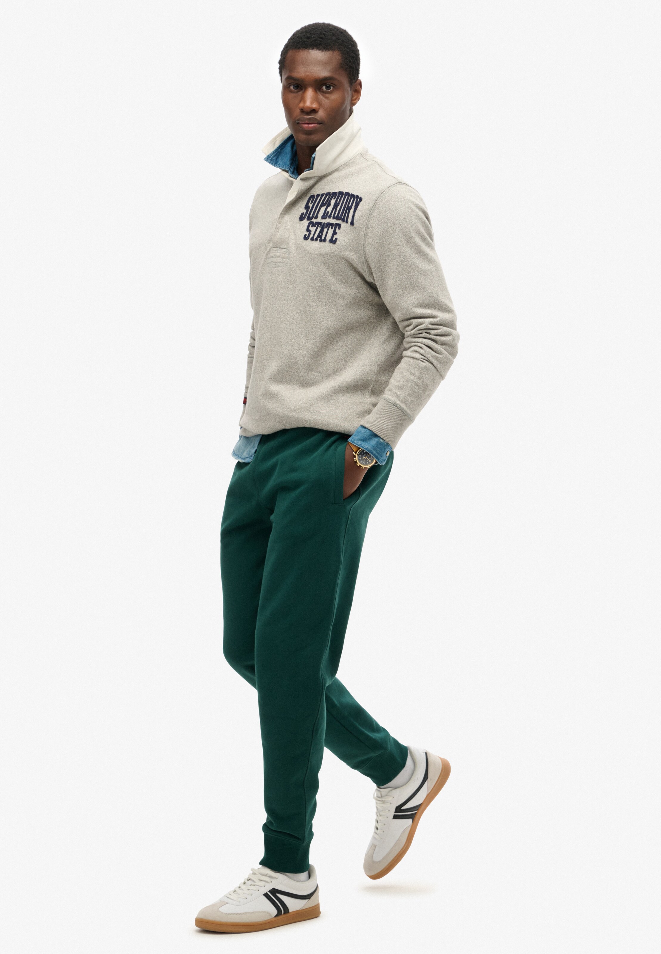 Superdry Tapered Broek 'Essential' in Groen