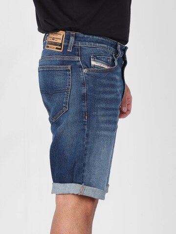 Coupe slim Jean 'SLIM-SHORT' DIESEL en bleu