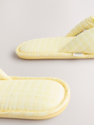 Next - Zapatillas de casa en amarillo