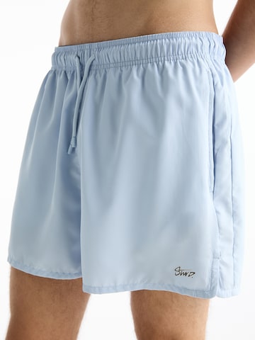 Pull&Bear Kratke kopalne hlače | modra barva