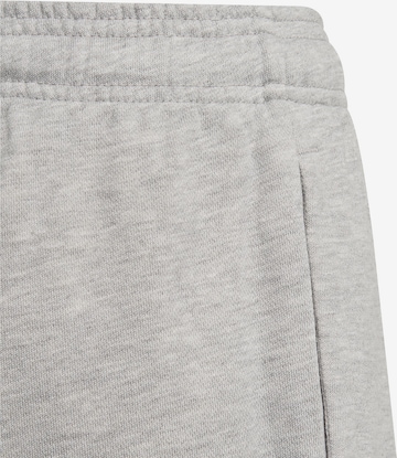 ADIDAS SPORTSWEAR Regular Sportshorts 'Essentials' in Grau