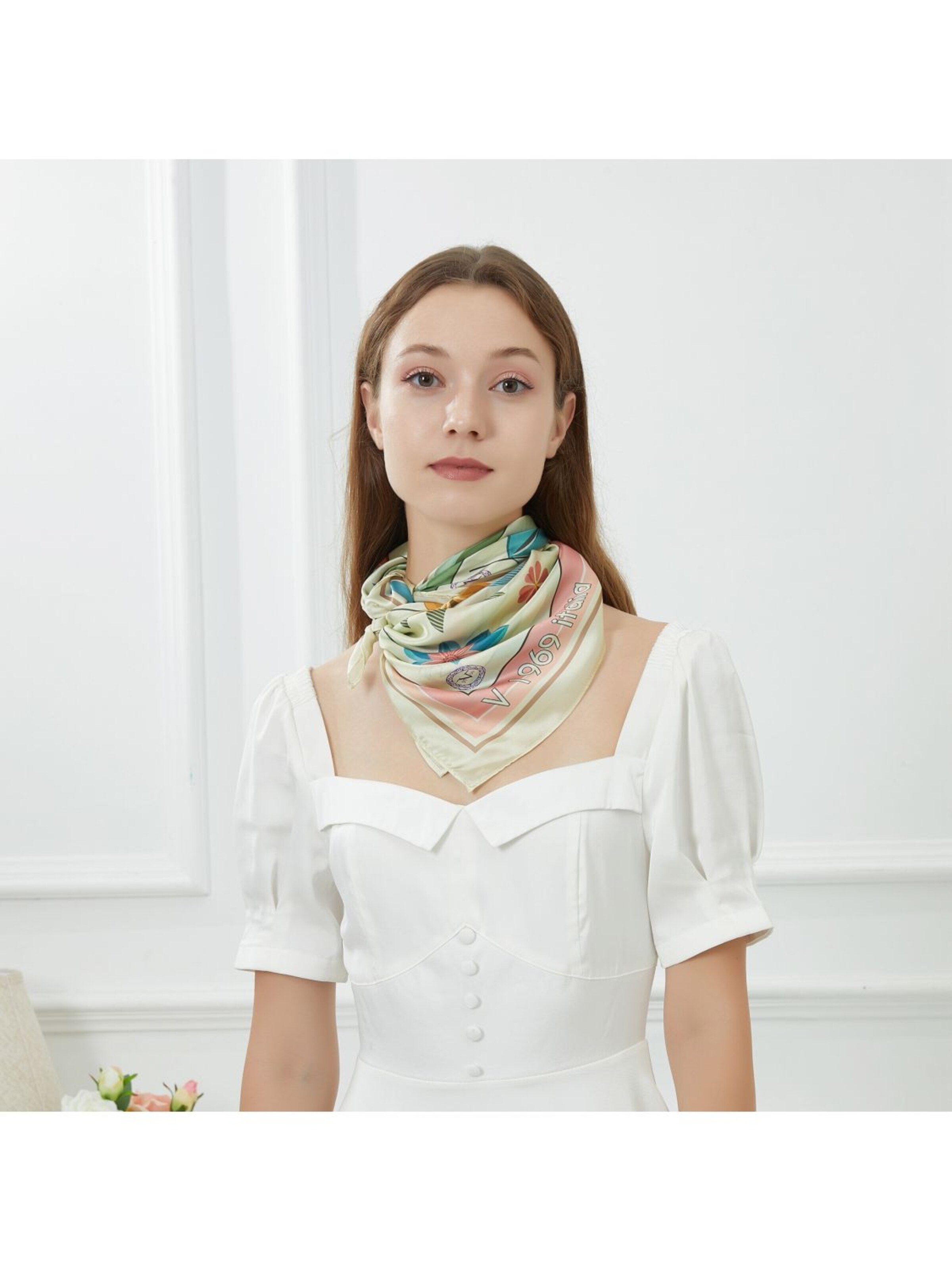 19V69 ITALIA Scarf 'Carré de soie Simple Nature' in Pink