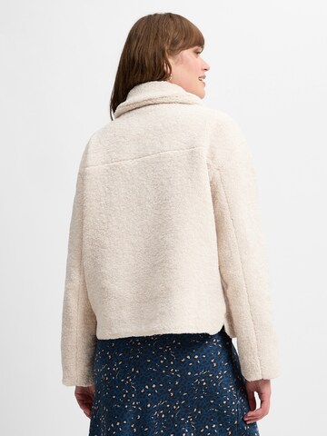 Marie Lund Tussenjas in Beige